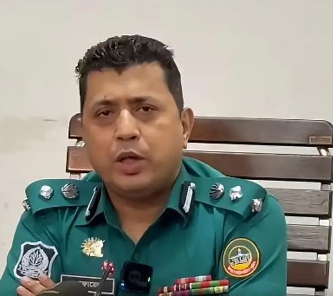 রংপুরের চার হত্যাকাণ্ড: সিদ্ধার্থ ও মুগ্ধকে জেলগেটে জিজ্ঞাসাবাদ